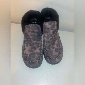 Hey Dude Women's Denny Leo leopard print ankle boots with faux fur lining